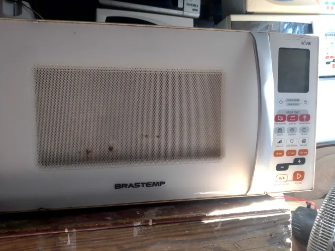 Microondas 127 VT 180 reais 