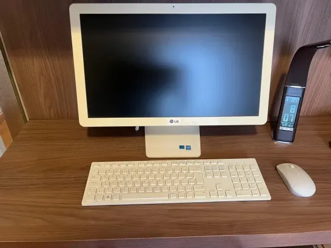 COMPUTADOR LG ALL IN ONE 22V24 COM TECLADO E MOUSE