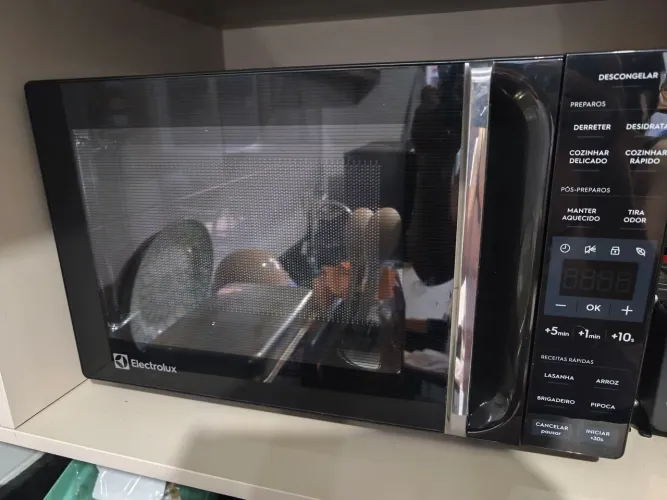 Vendo microondas 23 litros - LEIA O ANÚNCIO 