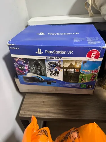 PS4 Pro 1TB + 2 Controles + 4 Jogos + PlayStation VR Completo