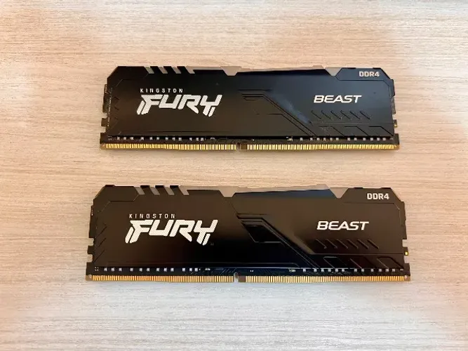 Memórias 2x8 DDR4 3200mhz RGB Fury - Em estado de novo!