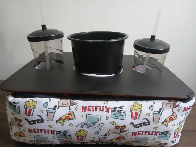 Novo Porta Pipoca com Copos Netflix
