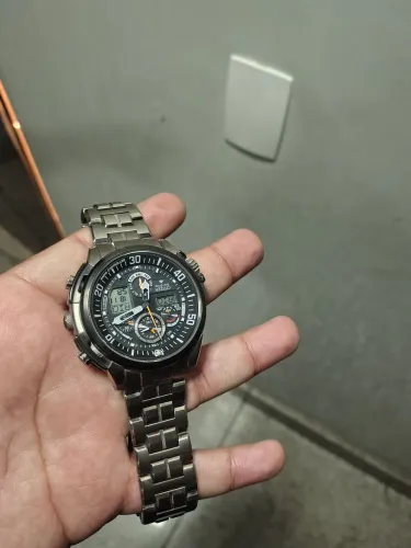 Relógio Citizen promaster skyhawk eco drive u680