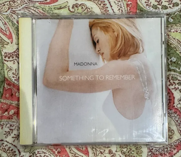 CD Madonna - Something To Temember (Alemão)