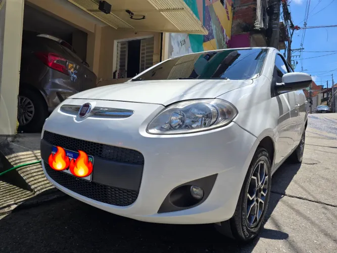 Fiat Palio Essence 1.6 Flex 16V 5P 2015