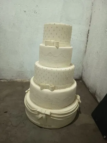 Bolo fake para festa