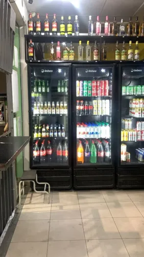 Câmara fria e móveis para distribuidora