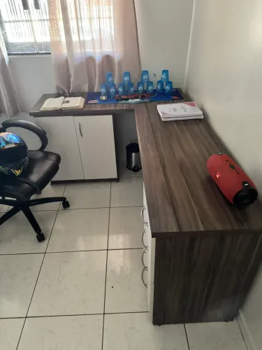 Vendo escrivaninha para escritório