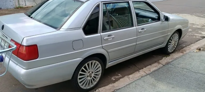 Volkswagen Santana 1.8 MI (álcool) 2002