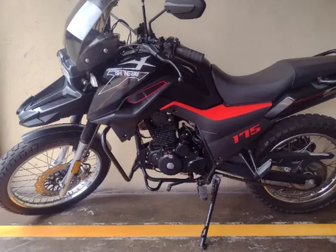 Shineray SHI 175 - Ano 2024/2024 - Com Apenas 5.000 KM Rodados- Até 12 X no Cartão