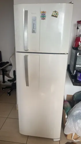 Geladeira Eletrolux Com defeito