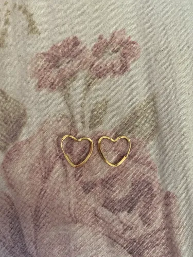 Vendo argola de ouro formato de coração