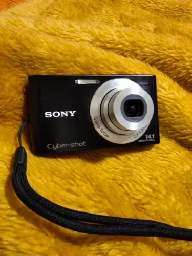 Cybershot DSC-W320 14.1mp em perfeito estado - Acompanha acessórios