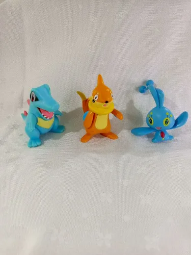 Combo Pokémon Totodile, Manaphy e Buizel originais Jakks pacific 