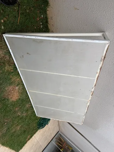 Toldo usado em estrutura de ferro - bom estado