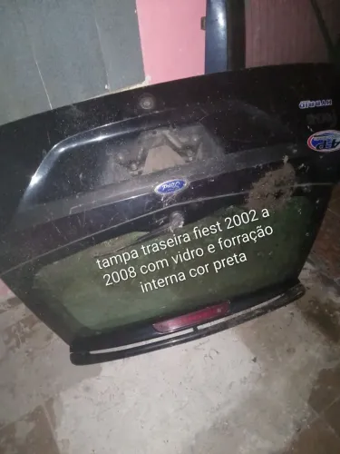 Tampa traseira Fiesta Hatch completa