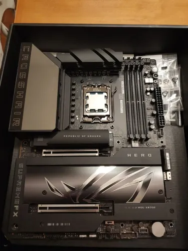 Placa-mãe Asus ROG Crosshair X870E Hero