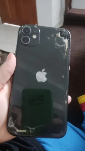 iPhone 11 precisa arrumar a traseira 