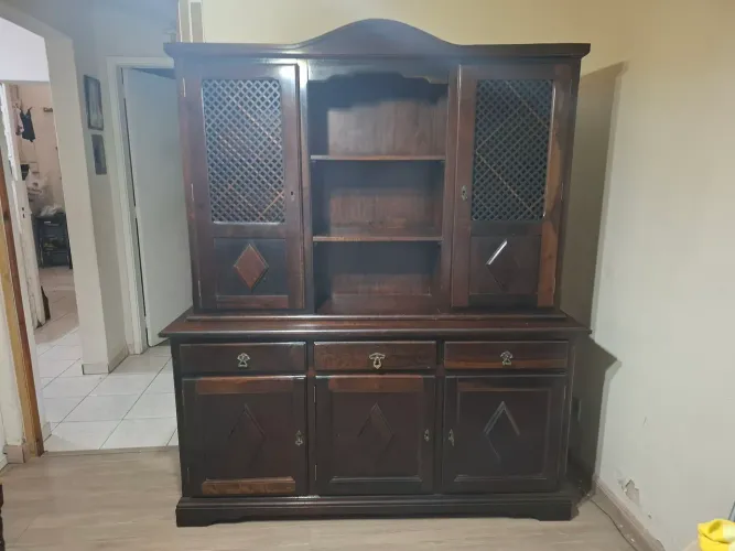 Balcão colonial com capelinha