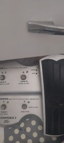 Amplificador para guitarra Peavey Vypyr VIP 2 com pedaleira sanpera I