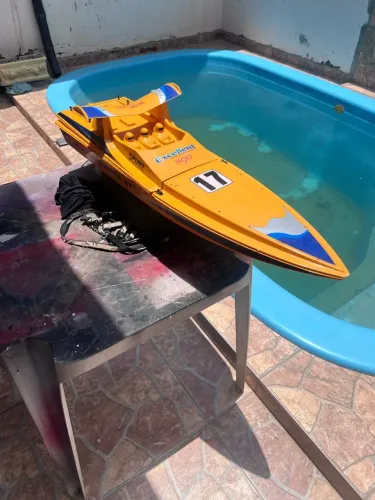 Lancha rc NQD spurt 3 90cm