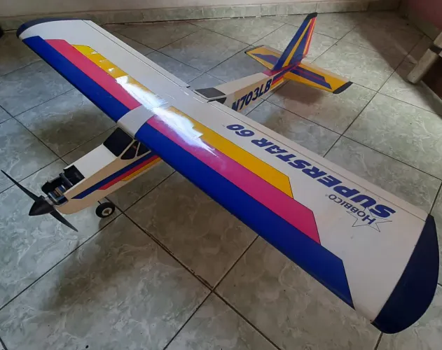 AEROMODELO TREINADOR (ELÉTRICO)