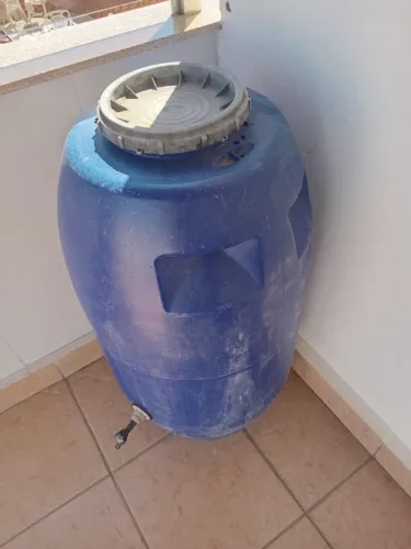 Bombona plástico 200lt com torneira