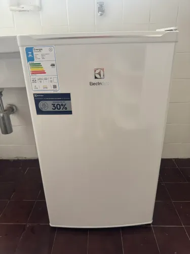 Frigobar 122L PERFEITO