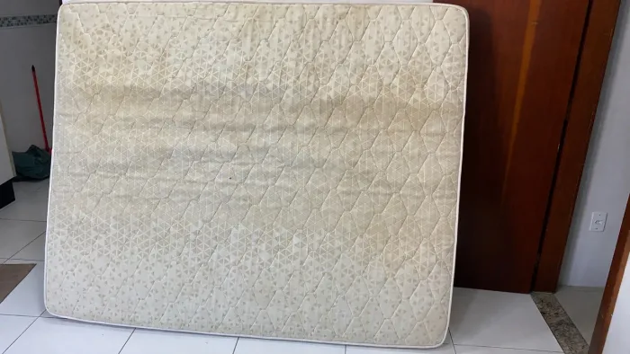 VENDO COLCHÃO QUERN SIZE ESPUMA D33