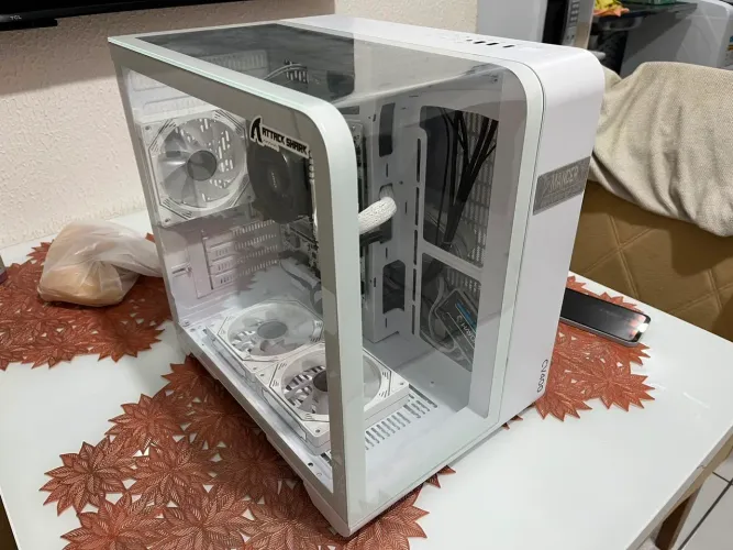 Pc gamer full white