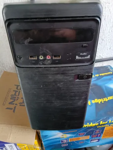 Vendo gabinete com placa mãe Bluecase com processador Intel Xeon E3-1265L v2. LEIA.