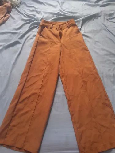 Luxo e Conforto: Calça Alfaiataria Caramelo Premium- tamanho P