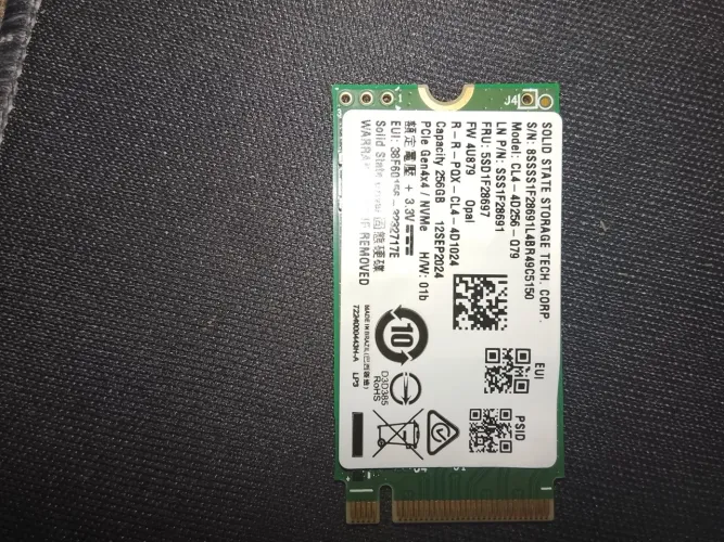 SSD 256GB Kioxia tamanho pequeno