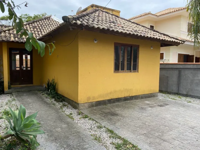 Casa pertinho do mar no Rio Tavares
