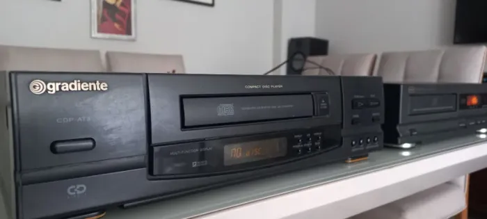 Vendo Dois Cd Players Para Conserto Um Cee E Um Gradiente