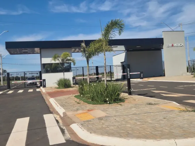 Terreno de 180 m² à venda no Condomínio Terramérica em Santa Bárbara d'Oeste | Liberado pa