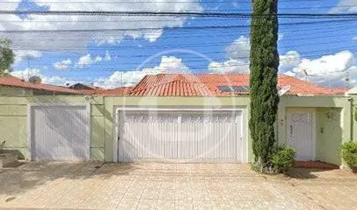 CASA AMPLA COM PISCINA NO AUTONOMISTA