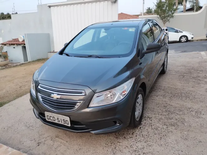 Chevrolet Onix Hatch LT 1.0 8V Flex Power Mec. 4P 2016