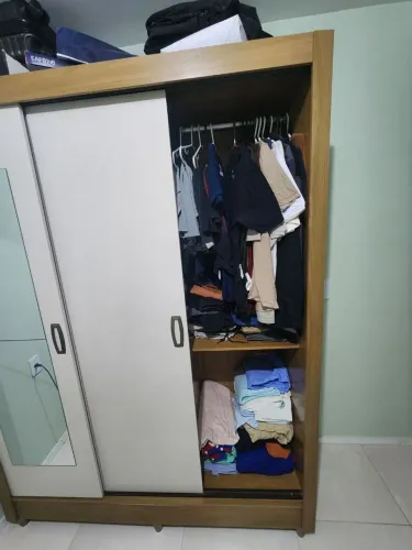 Cama e guarda roupa 