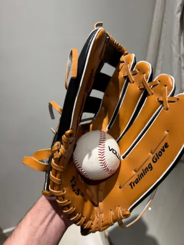 Luva e bola de baseball VOLLO
