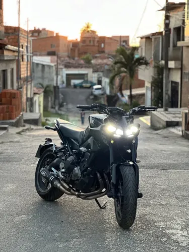 MT-09 2019/2020 - Preta - Completa -