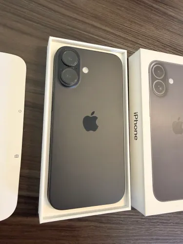 iPhone 16 128GB Preto