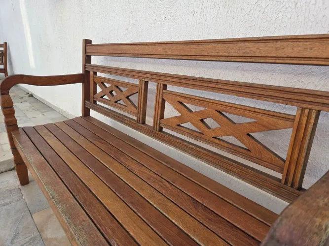 Conjunto Namoradeira 2 Lugares + 2 Poltronas Individuais - Madeira Envernizada Resistente