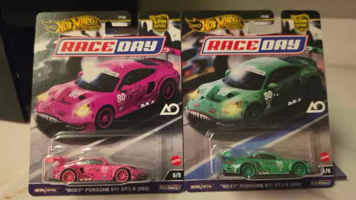 Hot wheels Roxy e Rexy