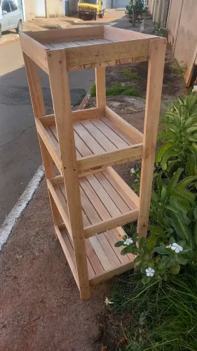 Fruteira de madeira