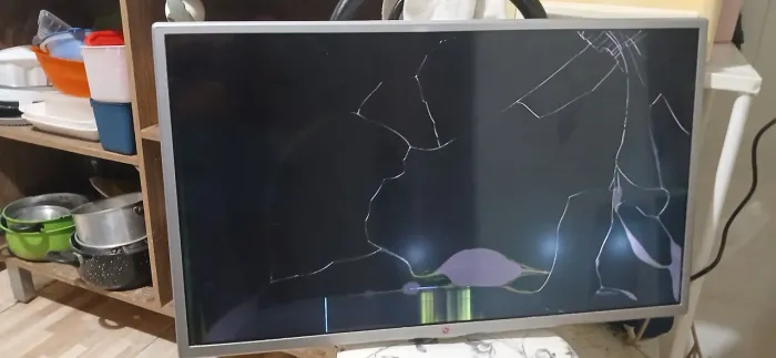 Tv pra retirada de peças