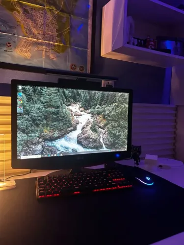 Monitor LG full HD 22"