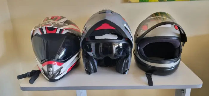 Vendo 3 capacetes