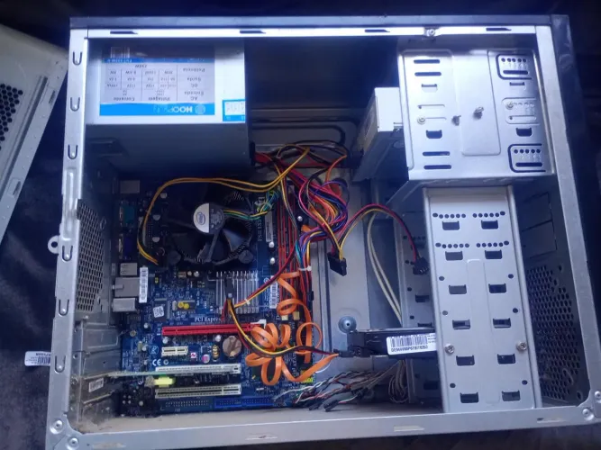 CPU- FUNCIONANDO PLACA MÃE COMPLETA