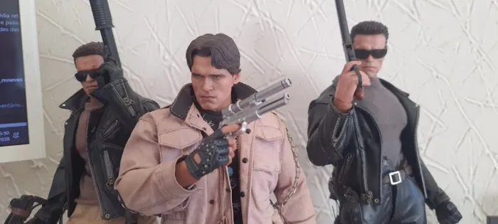 Combo T800 Hot Toys (três peças 1/6)